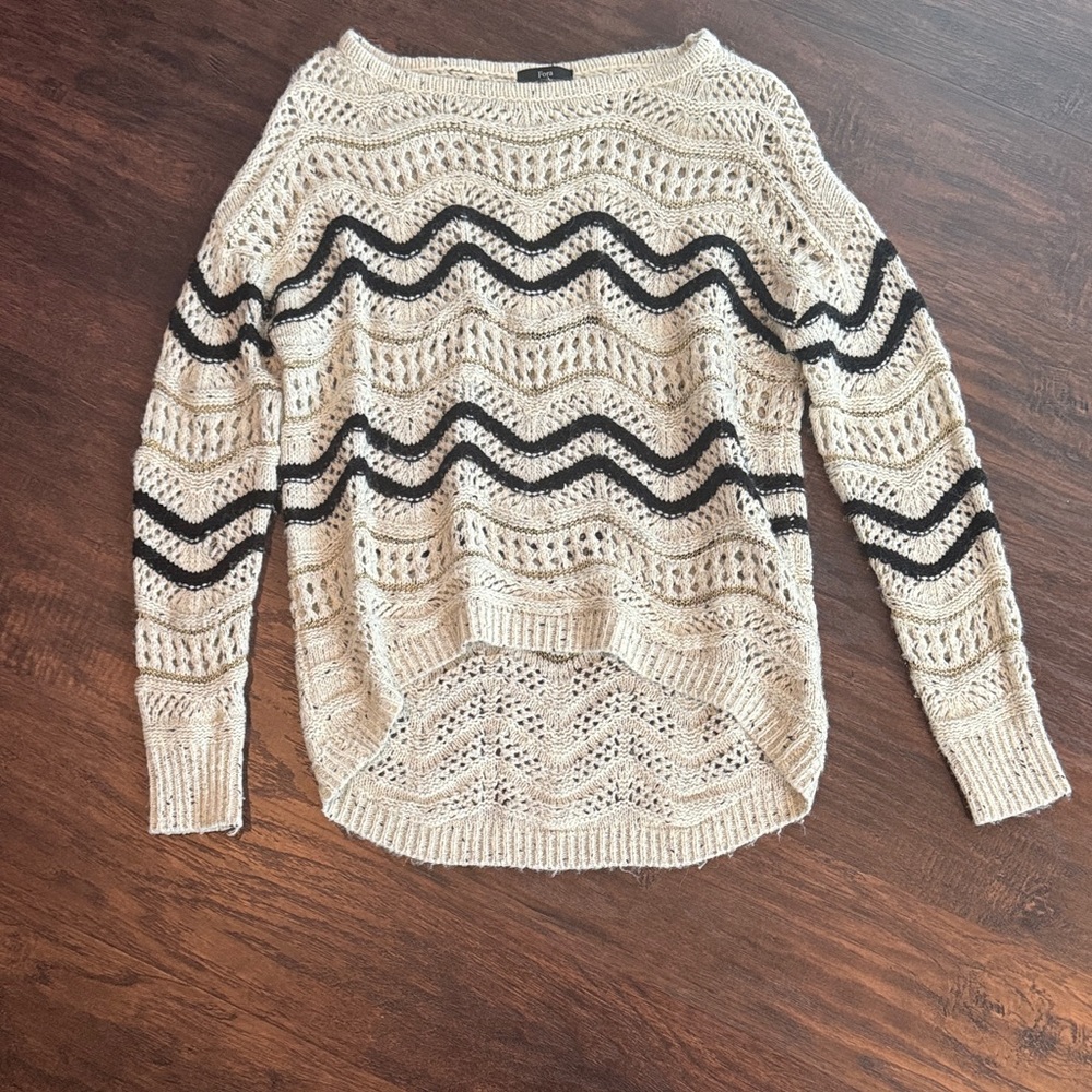 Elegant Knit Sweater in Cream and Black